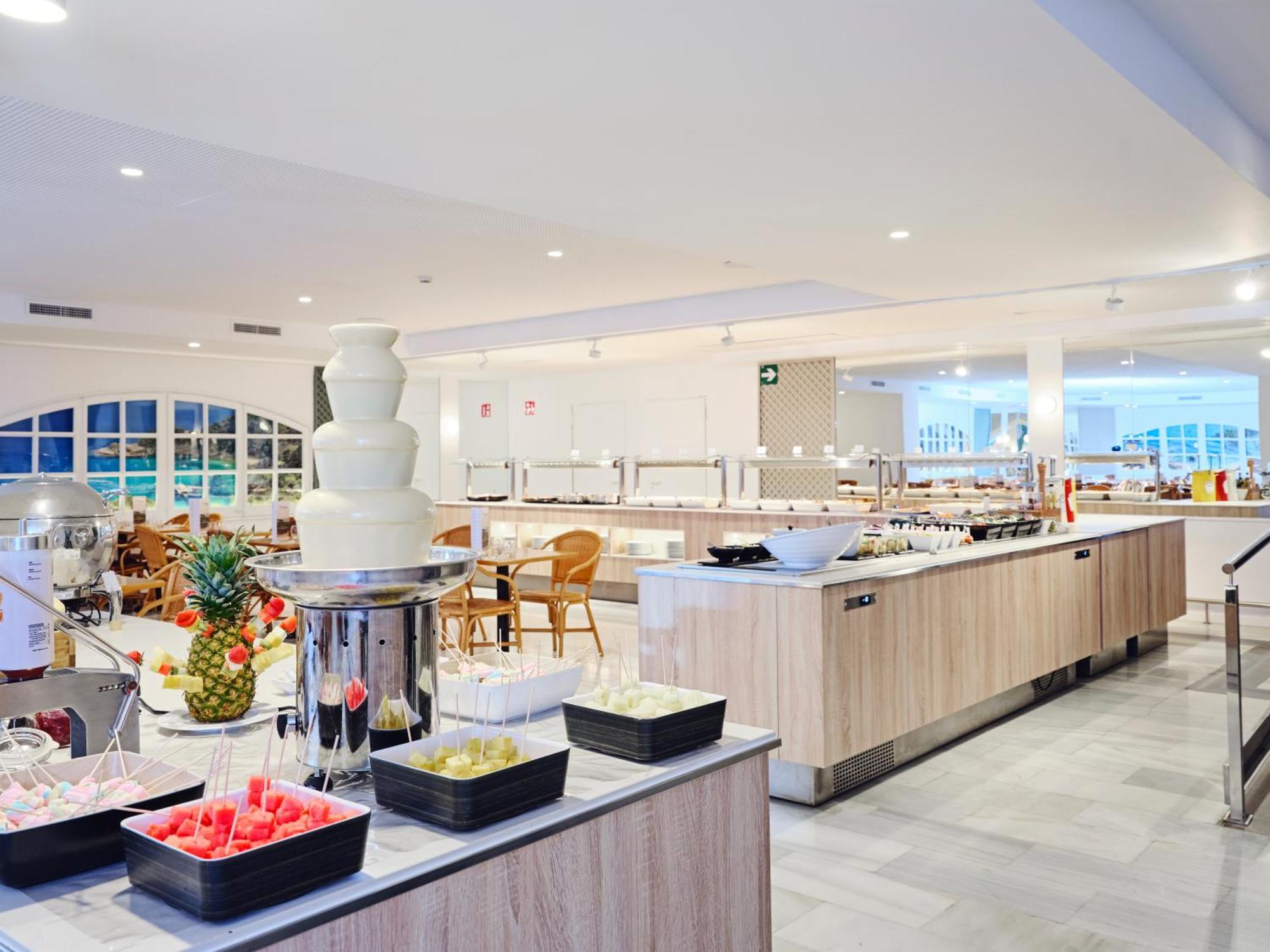 Отель Prestige Sant Marc Росас Экстерьер фото