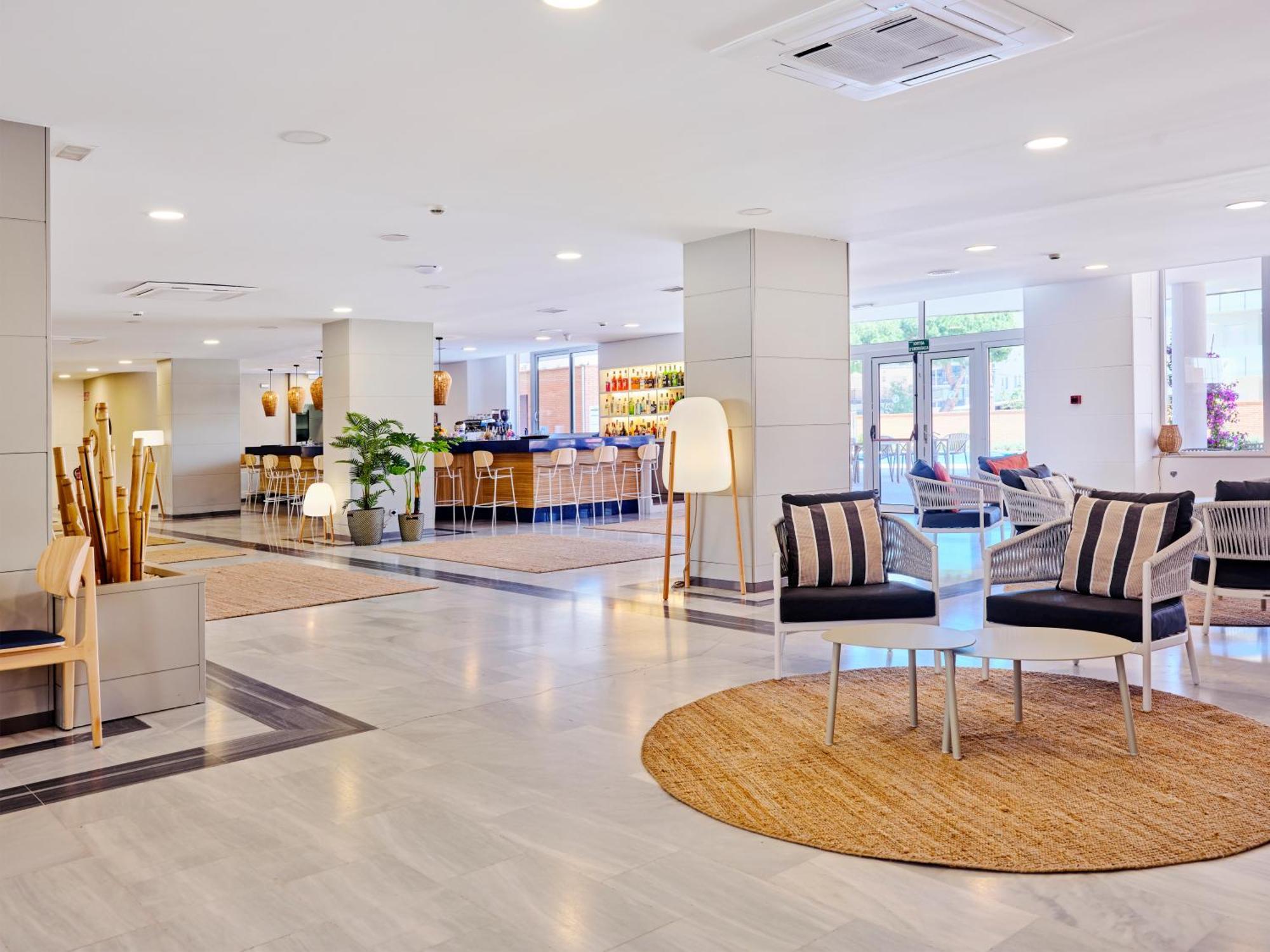 Отель Prestige Sant Marc Росас Экстерьер фото